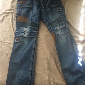 Stylish rip jeans w/tan patches